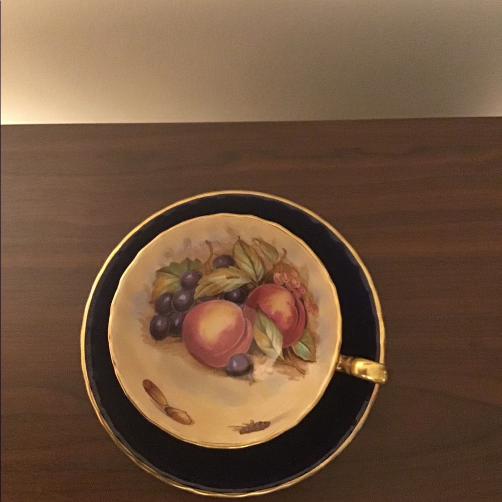 Aynsley Bone China tea cup - Picture 3 of 6